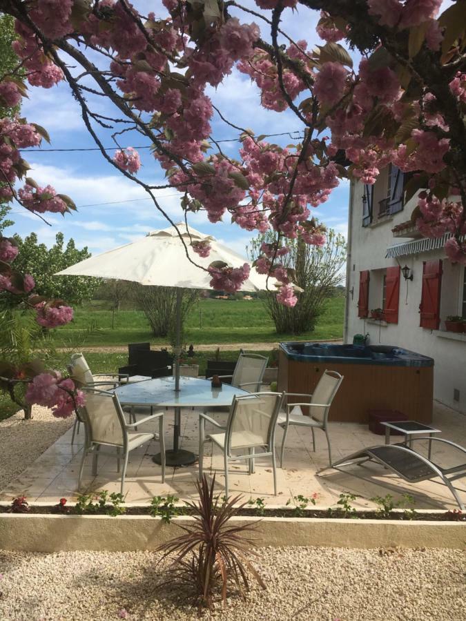 La Croix Blanche Bed & Breakfast Bagian luar foto